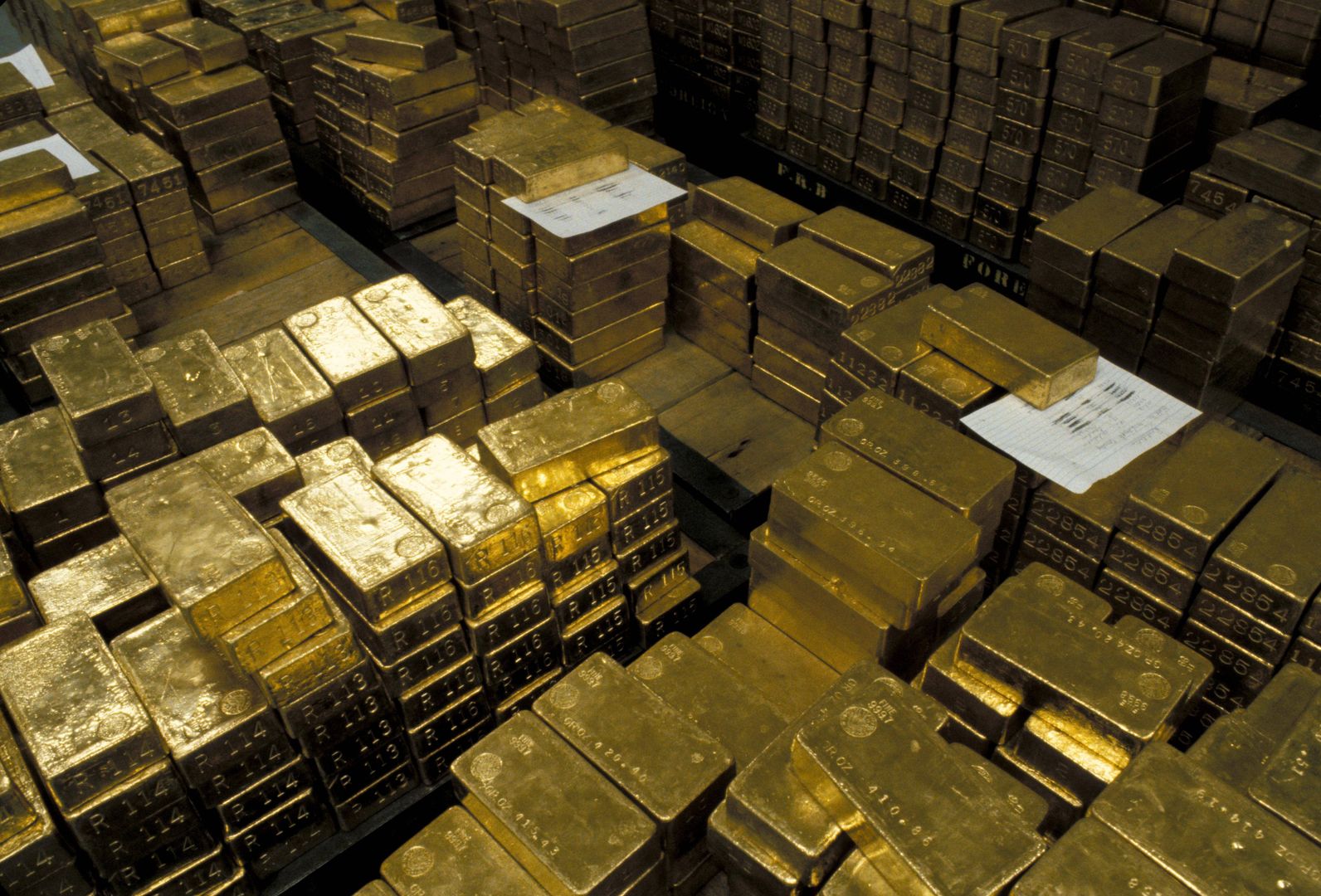 Niemcy przewieźli w sekrecie 374 tony złota z Francji. Bali się teorii spiskowych