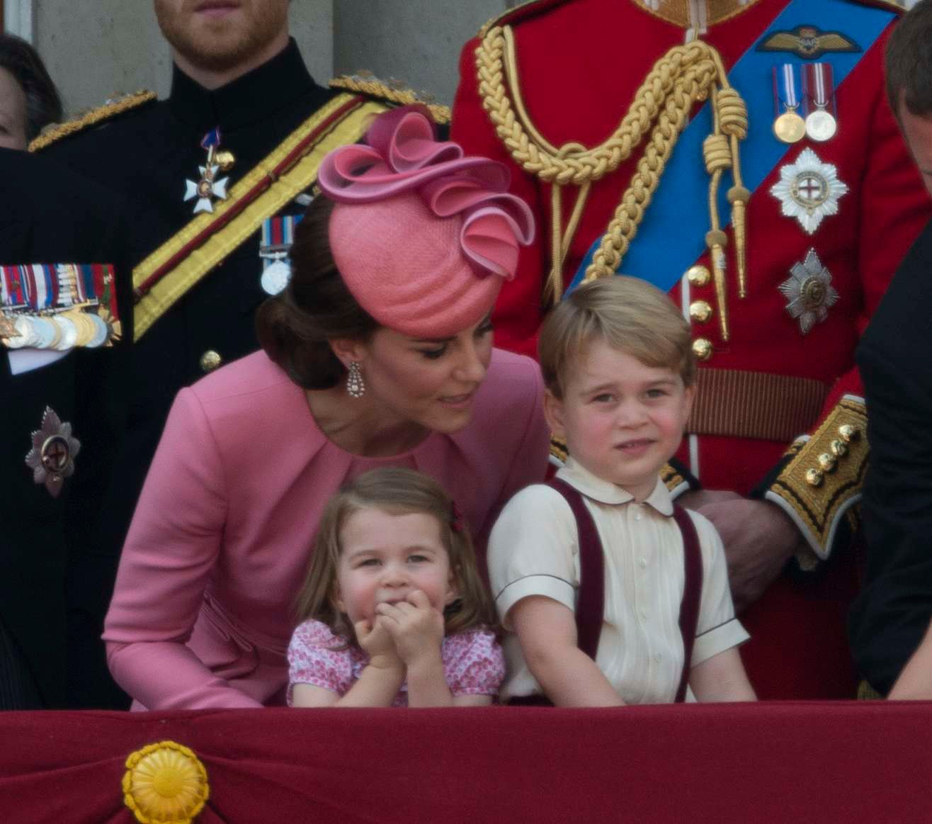 Księżna Kate - Trooping of the colour 2017

kreacja: Alexander McQueen