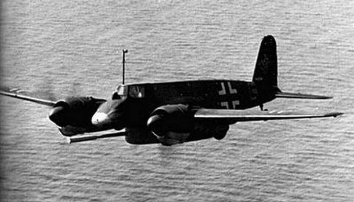 Henschel Hs 129 - niemiecki samolot uzbrojony w działo dużego kalibru. Nazywano go latającym otwieraczem do konserw (Fliegender Büchsenöffner) 