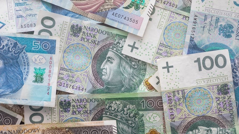 Ekonomiści bankowi spodziewają się umocnienia złotego.