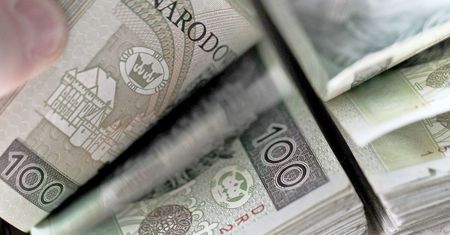 W obiegu królują duże nominały. "Stówa" najpopularniejszym banknotem
