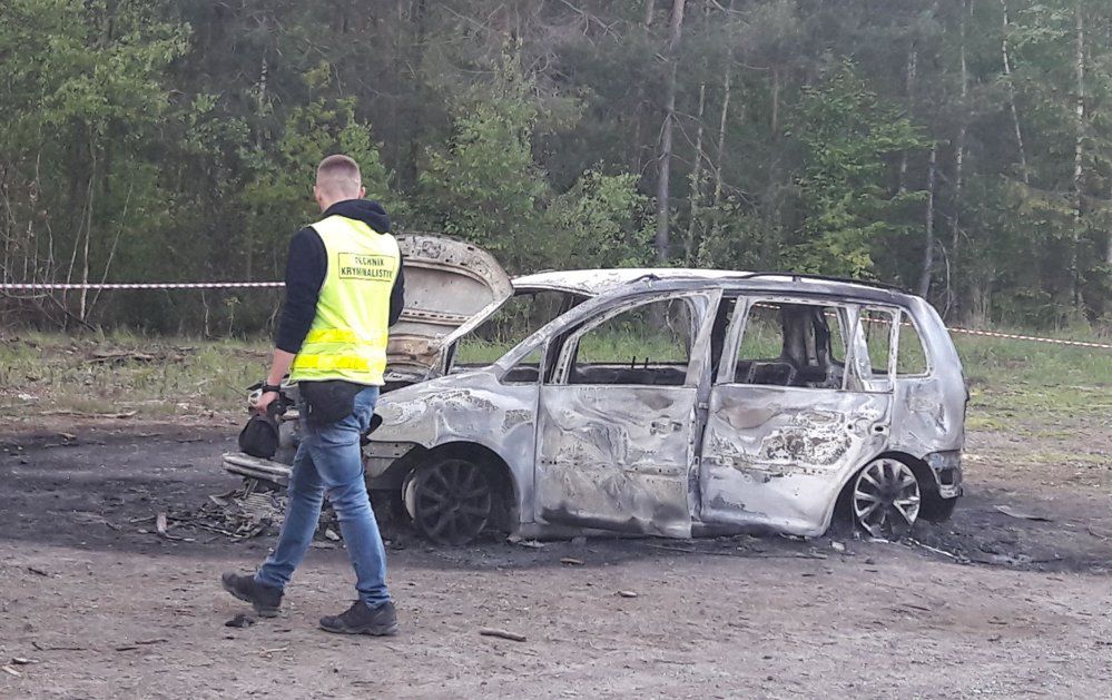 Tragedia w Opolskiem: dwa ciała w spalonym aucie. To prawdopodobnie małżeństwo z Chin