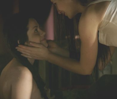 Golizna w "Koronie królów" tylko dla internautów. Tych ujęć nie zobaczyli widzowie TVP1