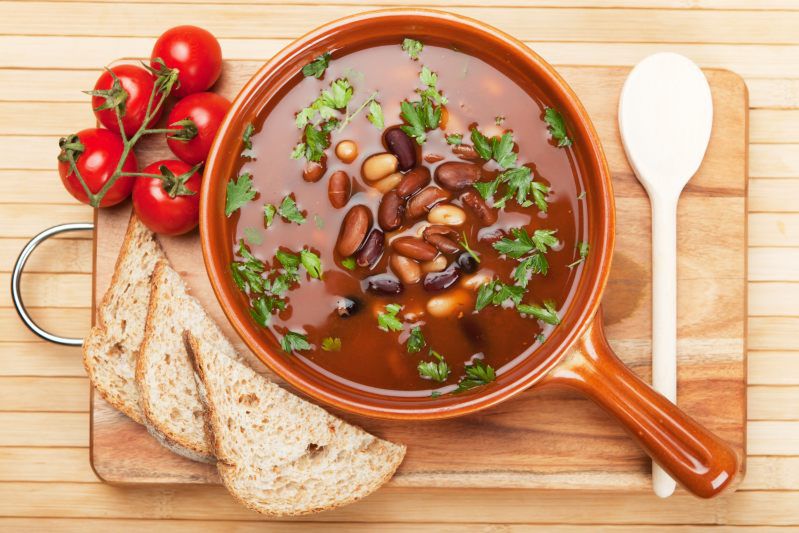 Zupa fasolowa, rybna i grochówka - ile mają kalorii?