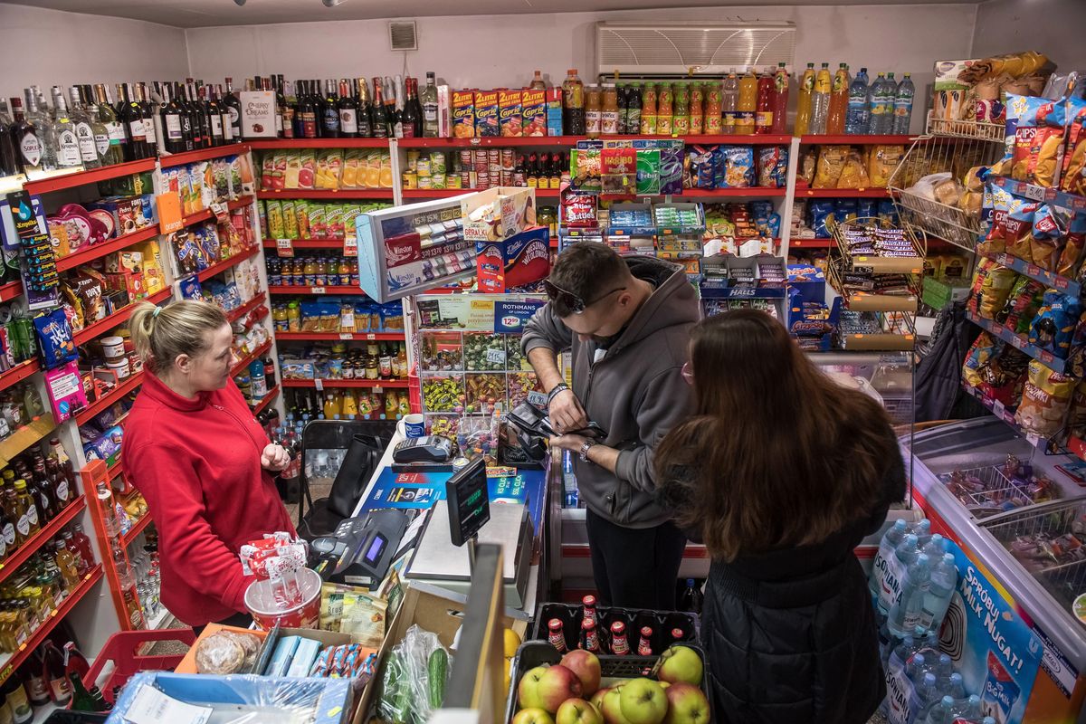 Pracownicy marketów będą wzywani na nocną zmianę po wolnej niedzieli