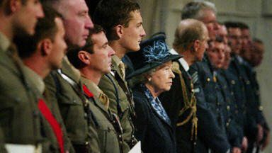 Brytyjska królowa oddaje cześć ofiarom wojny w Iraku