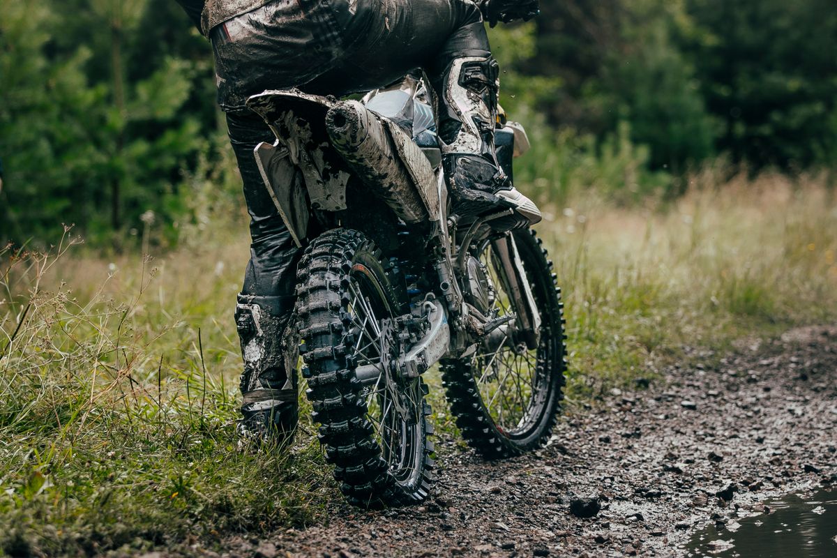 Wygodne buty motocyklowe, czyli jak dobrze je dopasować?