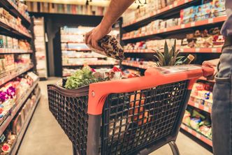 Niedziele handlowe 2019: wrócą dwie niedziele handlowe w miesiącu? PiS traci wyborców, a społeczeństwo chce zmian