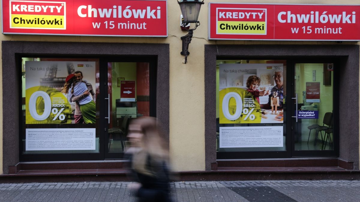 Zanim zdecydujemy się zaciągnąć jakiekolwiek zobowiązanie, dokładnie powinniśmy przeanalizować każdą ofertę, by nie podejmować pochopnych decyzji.