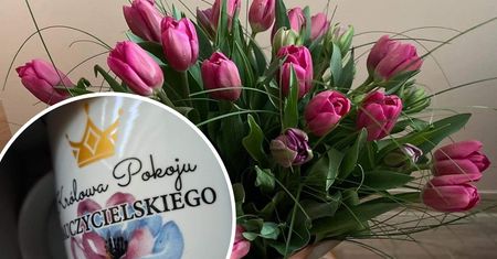 Prezent dla nauczyciela na koniec roku: dawać czy nie dawać? Co na to etykieta?