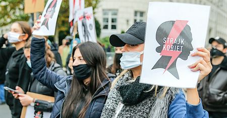 Strajk Kobiet doczekał się oficjalnego hymnu! W ciągu doby odtworzono go 2 miliony razy