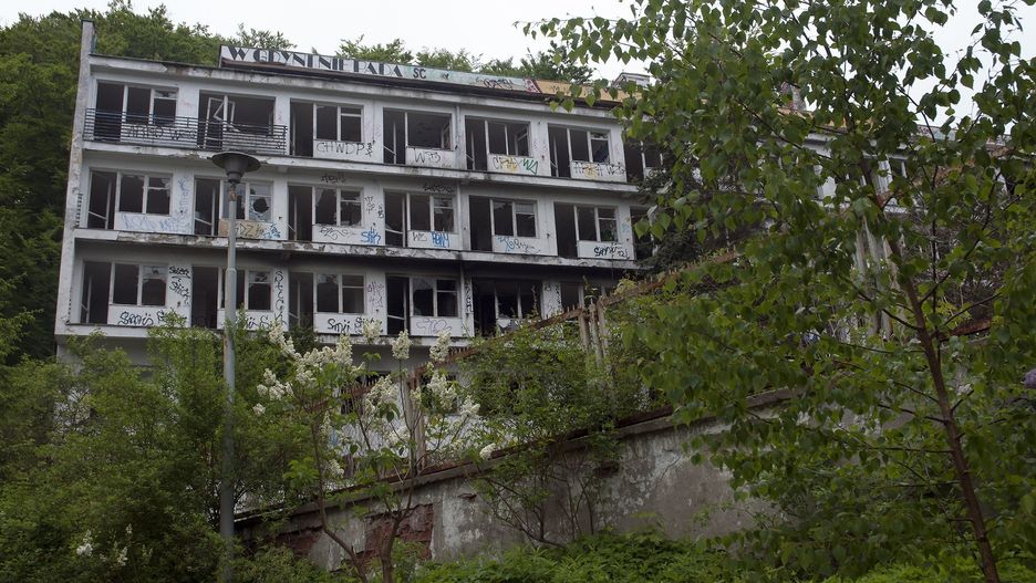 Sanatorium w Orłowie popada w ruinę od piętnastu lat