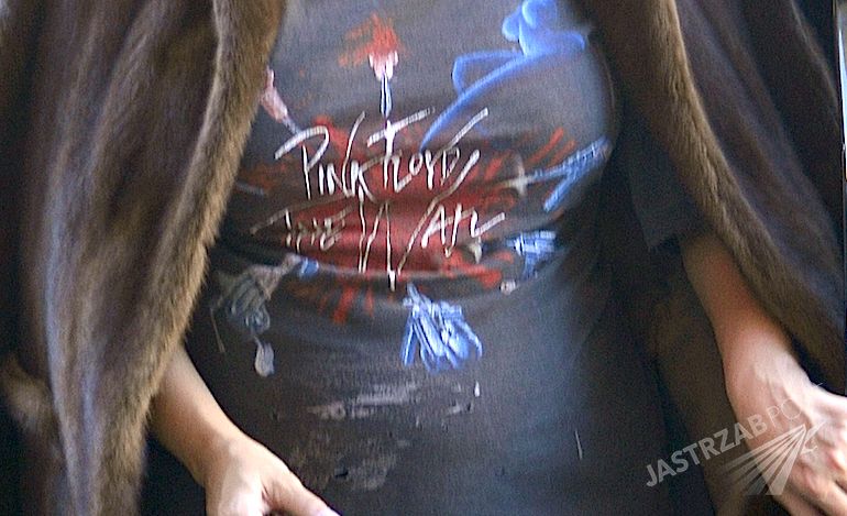Ciężarna gwiazda w obcisłej koszulce z Pink Floyd. Nie sądziliśmy, że słucha takiej muzyki