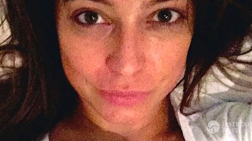 Anna Mucha w łóżku