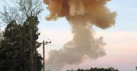 Wyjechał na odludzie i dał się zabić eksplozji. Tirowiec bohaterem