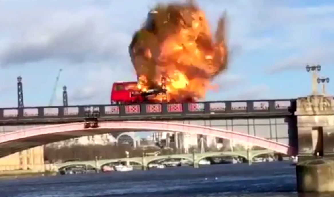 Eksplozja autobusu w Londynie. Zobacz nagranie