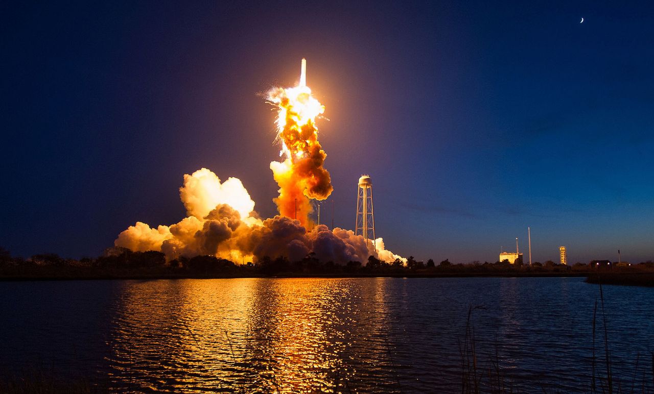 NASA: Oto nowe zdjęcia eksplozji rakiety Antares
