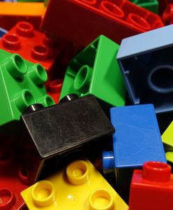 Oszustwa internetowe. Fałszywy sklep z klockami i kradzież 10 tys. zł