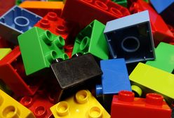 Oszustwa internetowe. Fałszywy sklep z klockami i kradzież 10 tys. zł