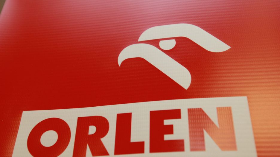 Były prezes i dyrektorzy PKN Orlen z postawionymi zarzutami. Za spowodowanie szkód finansowych grozi im kilka lat więzienia