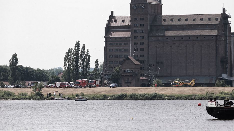Za wypadkiem w Płocku prawdopodobnie stoi błąd pilota