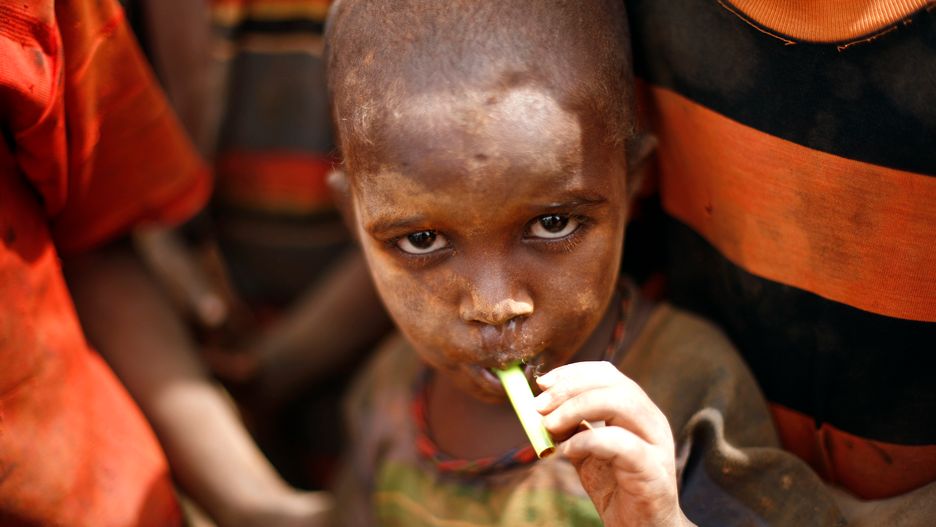 W Światowy Dzień Pomocy Humanitarnej prowadzone są kampanie i prelekcje. Ich tematem jest walka z cierpieniem ludności cywilnej w miejscach objętych wojną.