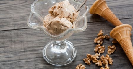 Domowe lody orzechowe. O niebo lepsze niż sklepowe