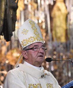 Patriotyczna czy partyjna? Kontrowersyjna homilia abp Głódzia. Ale od PiS-u burza oklasków