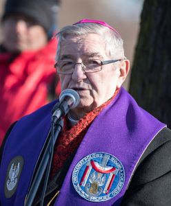 Arcybiskup Sławoj Leszek Głódź zeznawał przed sądem. Chodzi o księdza oskarżonego o gwałt