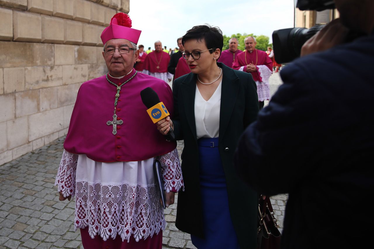 Pedofilia w Kościele. Ujawniła sprawę proboszcza z Tylawy. Tak reaguje na film Tomasza Sekielskiego