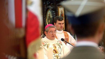 Biskup polowy gen. Leszek Sławoj Głódź (fot. PAP/Leszek Wróblewski)