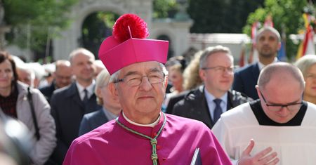 Abp Sławoj Głódź miał poniżać współpracowników i kupczyć stanowiskami