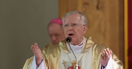 Makowski: "Film Sekielskich zburzył święty spokój Kościoła. Odpowiedzią na jego grzechy nie może być agresja" (Opinia)