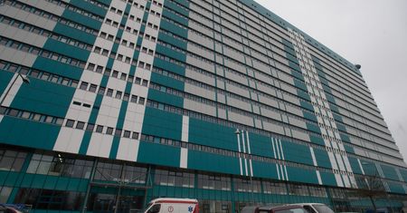 Łódź. 34-latek zmarł na chodniku przed szpitalem. Chwilę wcześniej zrobiono mu badania