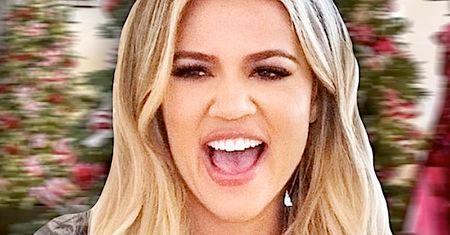 Świąteczna sesja Kardashianów, a w niej Khloe Kardashian w ciąży! Pozuje na pierwszym planie!