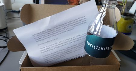 Coca-Cola w ogniu krytyki. Wysłała mediom puste butelki