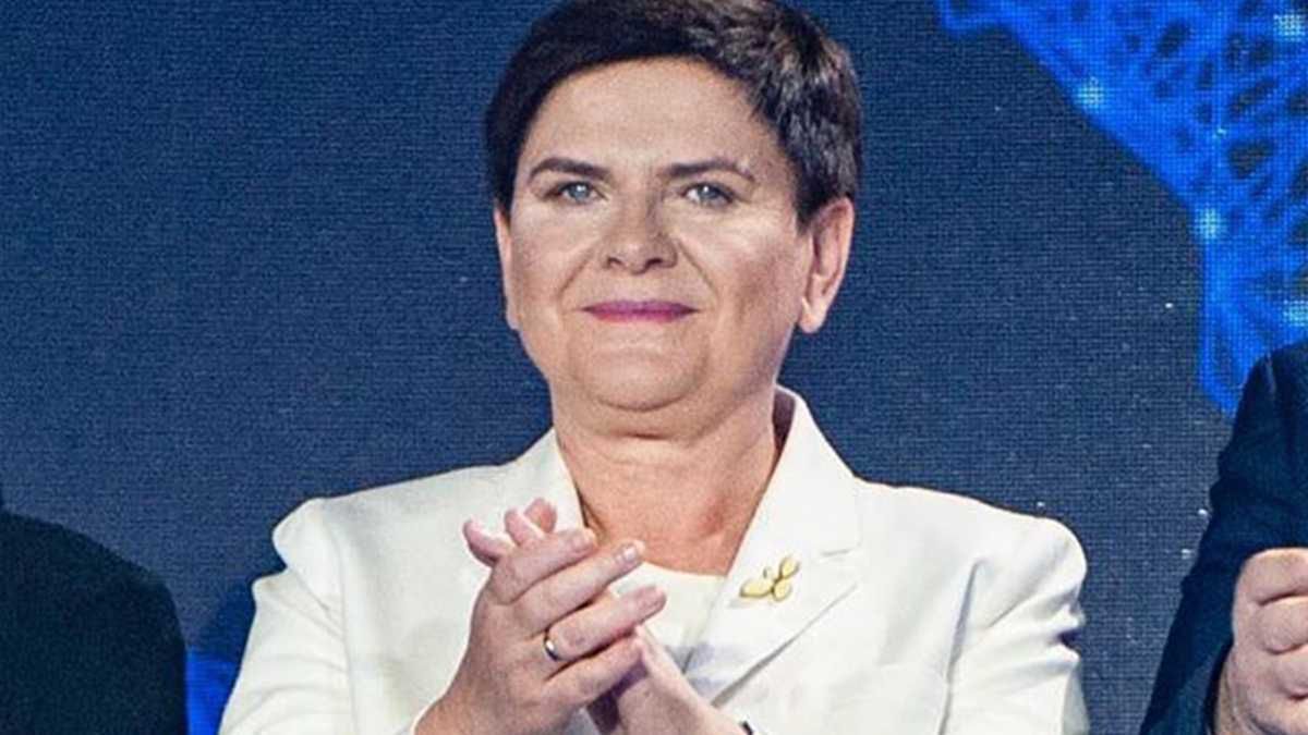 Jak Beata Szydło zmieniała swój wizerunek na przestrzeni lat?