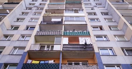 Wielka płyta na kroplówce. Rząd sypnie pieniędzmi na poprawę bezpieczeństwa