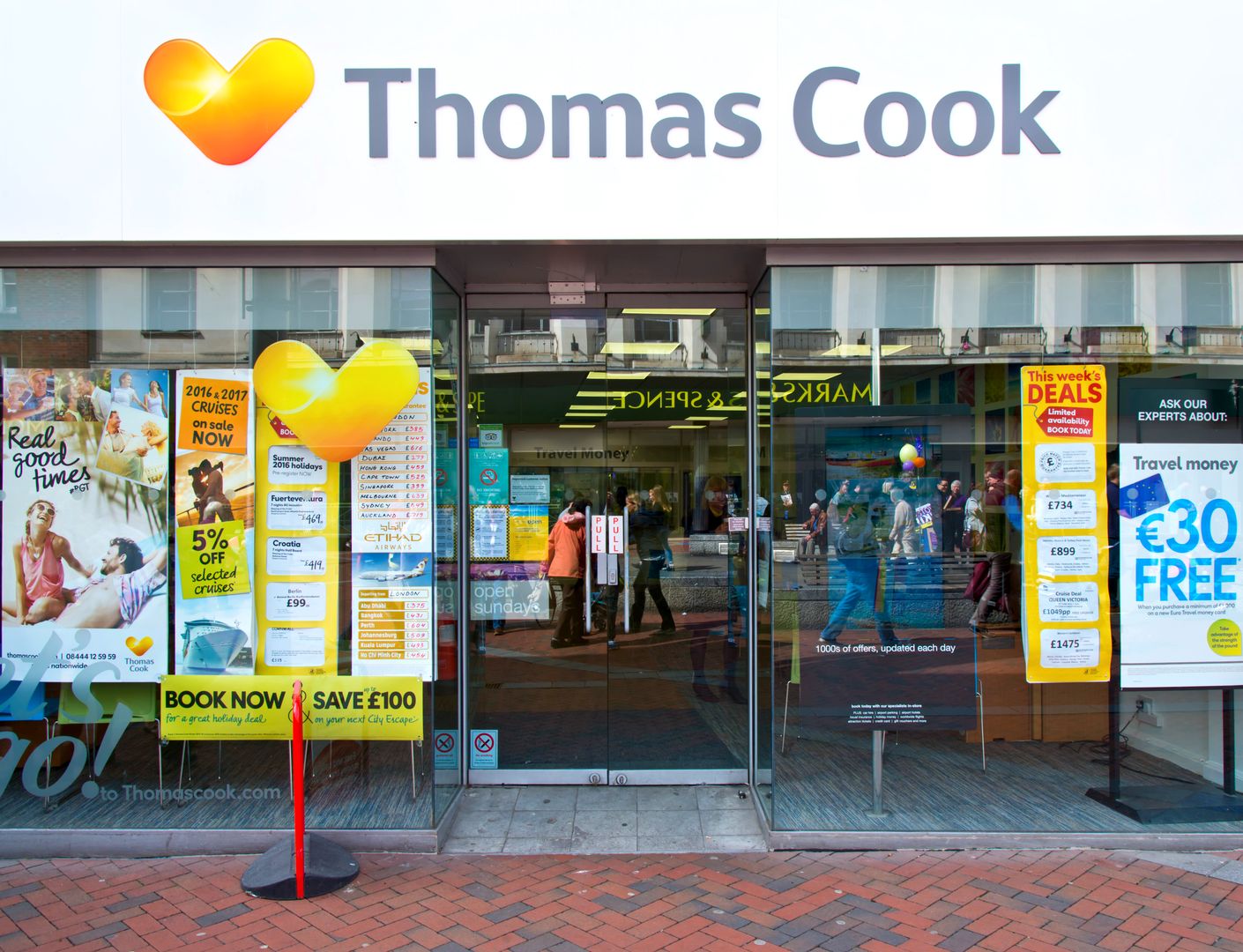Thomas Cook zbankrutowało. Upadają wszystkie spółki wchodzące w skład grupy