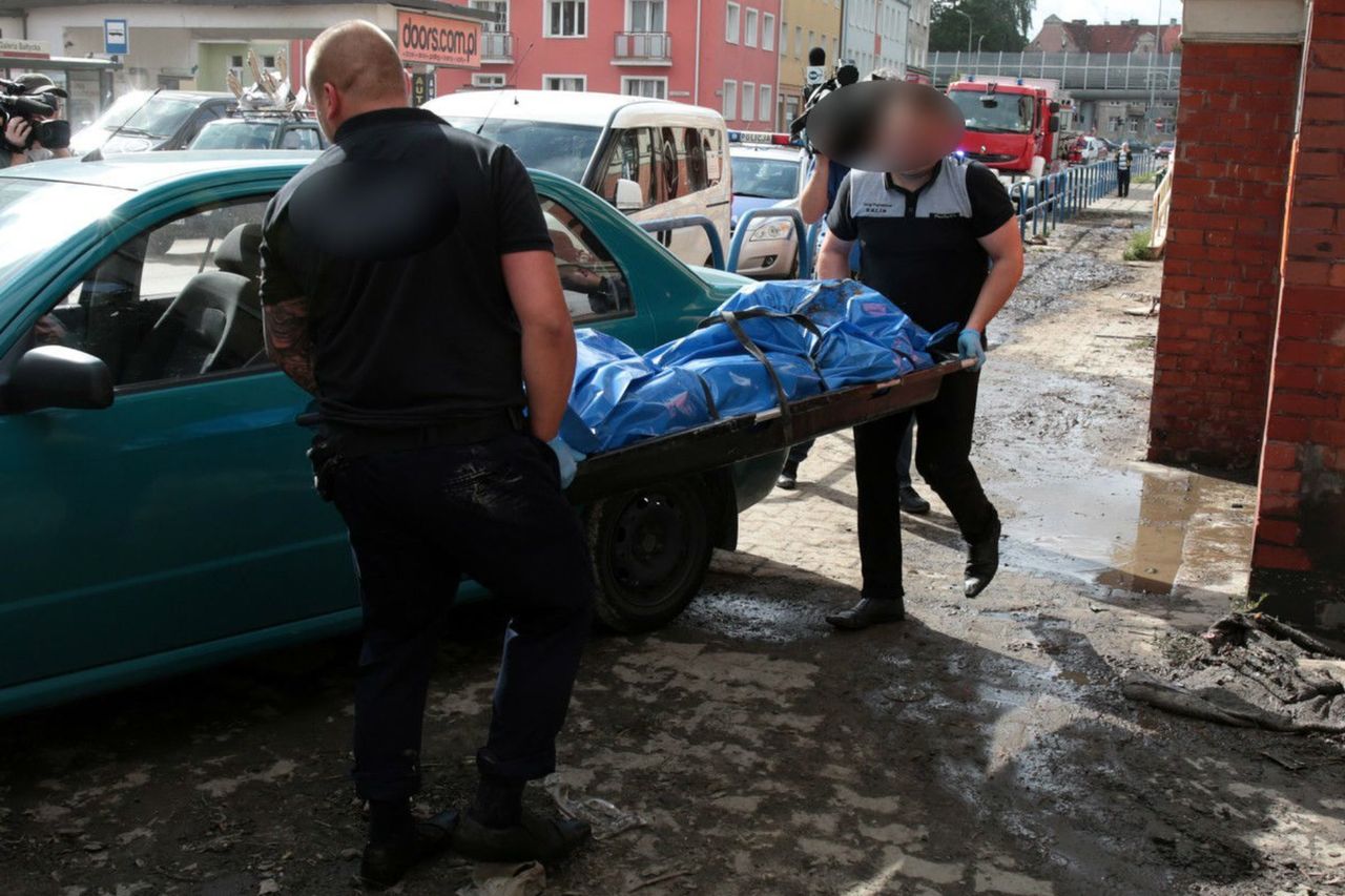 10 godzin czekał na lekarza, który stwierdzi zgon nieżyjącej mamy. "Przeżyliśmy horror"