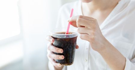 McDonald's wprowadza papierowe słomki do restauracji w Polsce