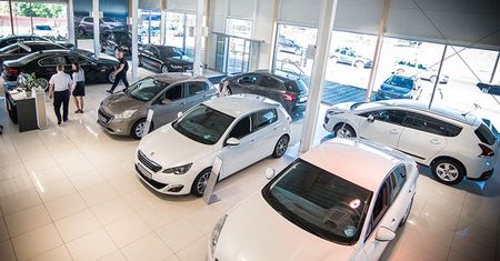 W 2014 r. w Polsce zarejestrowano 327,5 tysiąca nowych aut