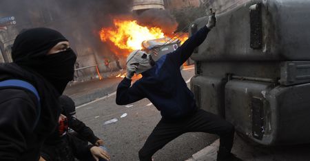 Barcelona. Pół miliona ludzi na ulicach. Starcia z policją