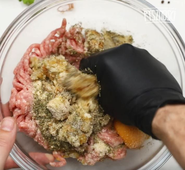 Kotlety mielone z chałką