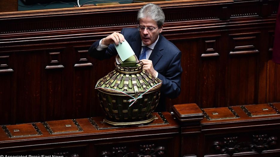 Paolo Gentiloni będzie dalej pełnić swoje obowiązki