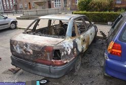 Spalony samochód pod dworcem. Sprawcą były chłopak właścicielki