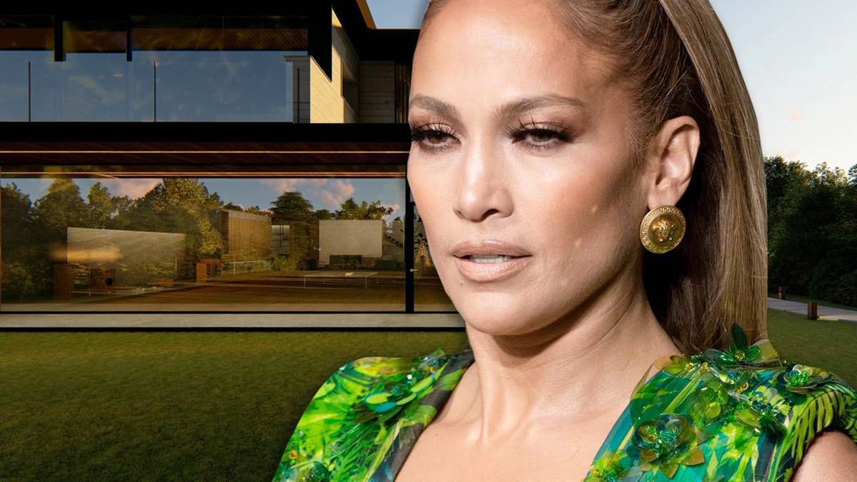 J.Lo kusi na potęgę ze swojego luksusowego basenu. Rozczochrana i bez makijażu zmysłowo moczy ciało