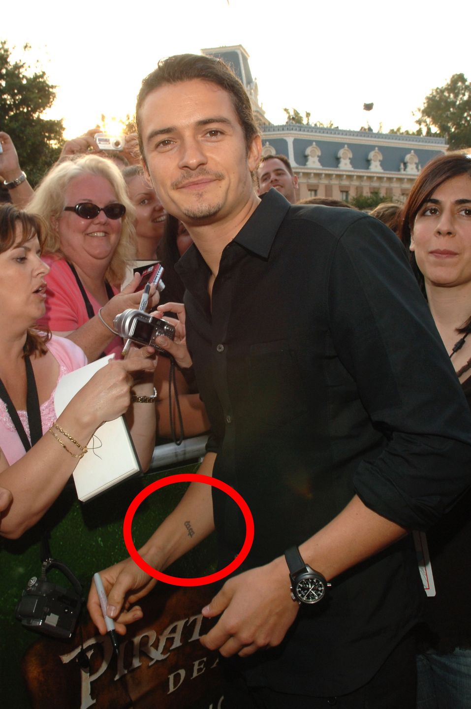 Orlando Bloom poprawił błędny tatuaż 
