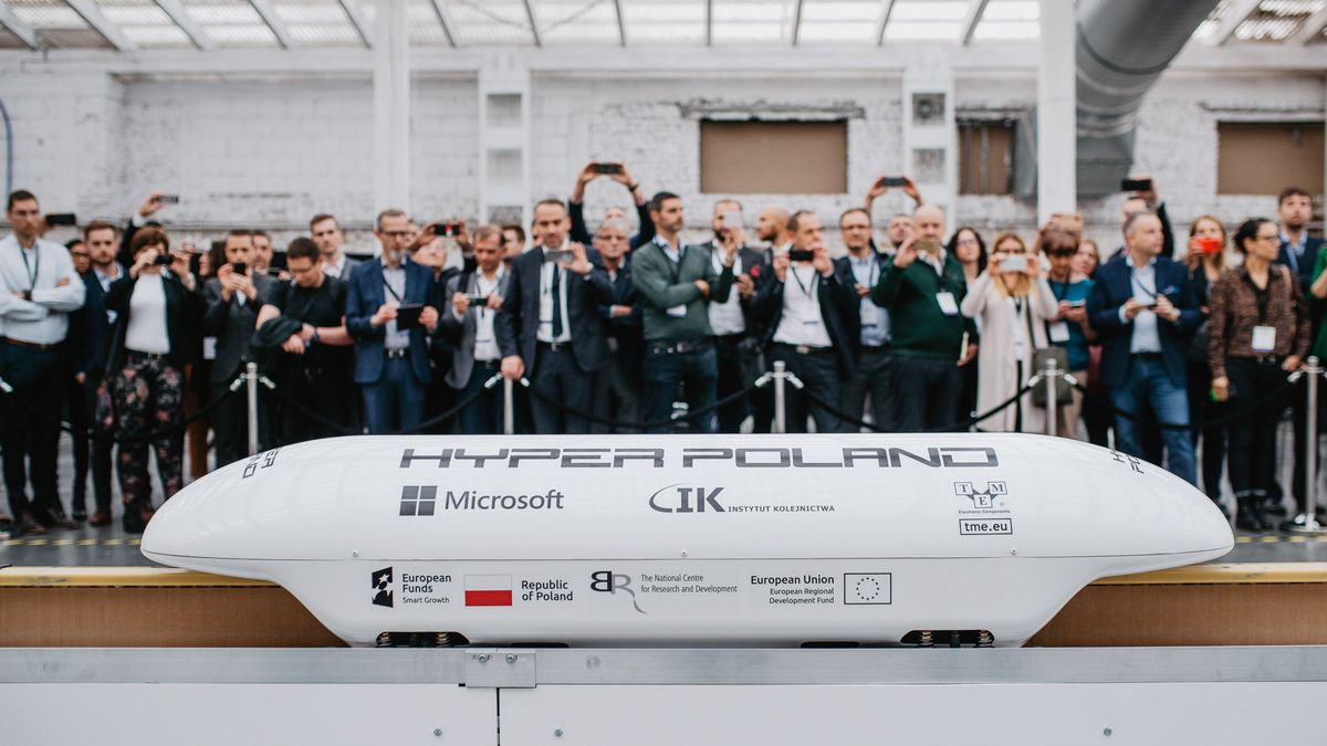 Hyper Poland zbiera pieniądze na kolej przyszłości.