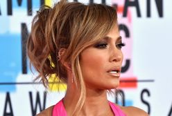 Zachwycająca Jennifer Lopez na czerwonym dywanie. Sukienka robi piorunujące wrażenie